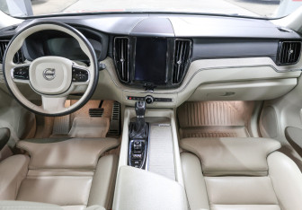 Подержанный автомобиль Volvo XC60 2018 года (14 фото)