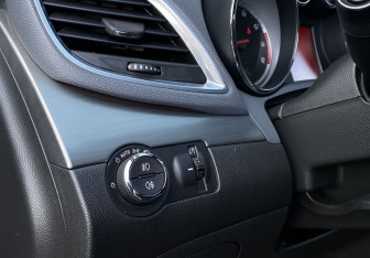 Подержанный автомобиль Opel Mokka 2014 года (18 фото)