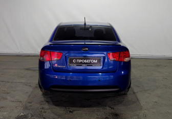 Подержанный автомобиль Kia Cerato Sedan 2010 года (5 фото)