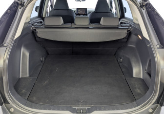 Подержанный автомобиль Toyota RAV4 2020 года (10 фото)