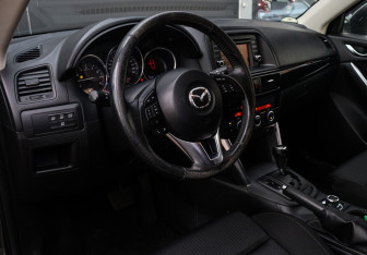 Подержанный автомобиль Mazda CX-5 2012 года (11 фото)