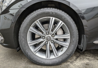 Подержанный автомобиль Genesis G80 2019 года (12 фото)