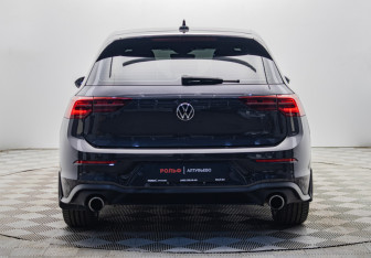 Подержанный автомобиль Volkswagen Golf GTI Hatchback 2022 года (4 фото)