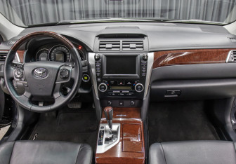 Подержанный автомобиль Toyota Camry Sedan 2013 года (13 фото)