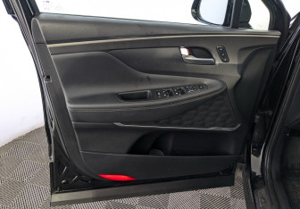 Подержанный автомобиль Hyundai Santa Fe 2018 года (19 фото)