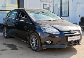 Подержанный автомобиль Ford Focus Hatchback 2013 года (3 фото)