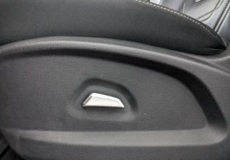 Подержанный автомобиль Москвич 3е 2023 года (27 фото)