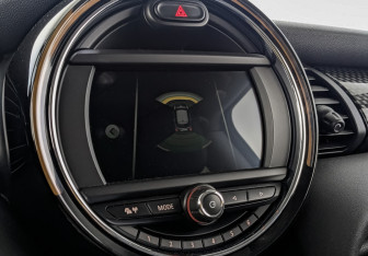 Подержанный автомобиль MINI Hatch 2019 года (27 фото)