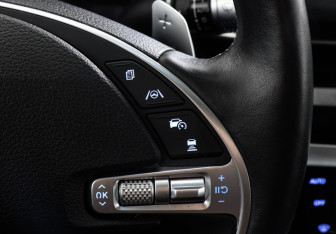 Подержанный автомобиль Genesis G80 2021 года (14 фото)