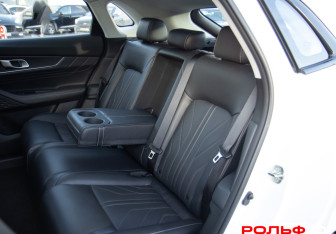 Подержанный автомобиль Changan UNI-K 2023 года (4 фото)