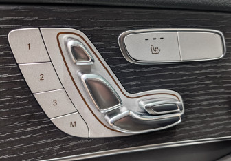 Подержанный автомобиль Mercedes-Benz GLC Coupe 2021 года (26 фото)