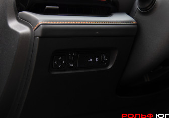 Подержанный автомобиль Changan UNI-V 2023 года (21 фото)