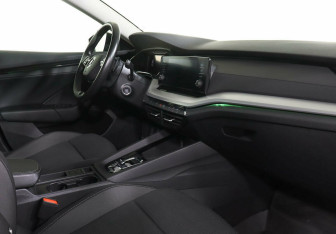 Подержанный автомобиль Skoda Octavia Liftback 2021 года (8 фото)