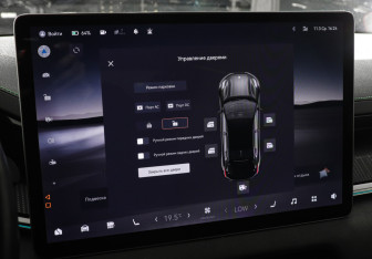 Подержанный автомобиль Zeekr 001 2023 года (15 фото)