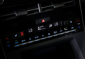 Подержанный автомобиль Toyota Avalon 2022 года (20 фото)