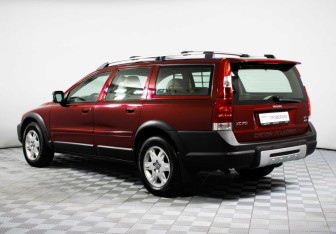 Подержанный автомобиль Volvo XC70 2007 года (7 фото)