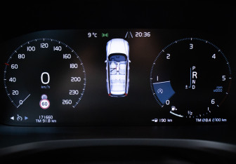 Подержанный автомобиль Volvo V60 2020 года (11 фото)