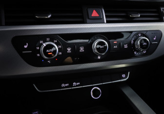 Подержанный автомобиль Audi A4 Sedan 2016 года (17 фото)