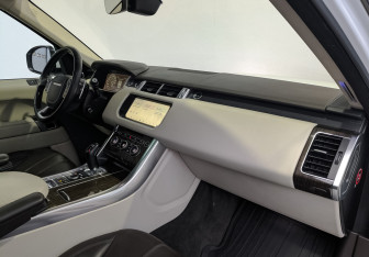 Подержанный автомобиль Land Rover Range Rover Sport 2017 года (13 фото)