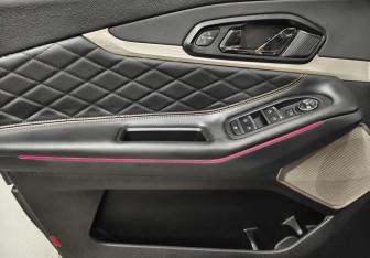 Подержанный автомобиль Exeed TXL 2022 года (16 фото)