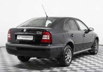 Подержанный автомобиль Skoda Octavia Liftback 2007 года (5 фото)