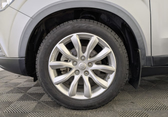 Подержанный автомобиль FAW Besturn X40 2021 года (12 фото)