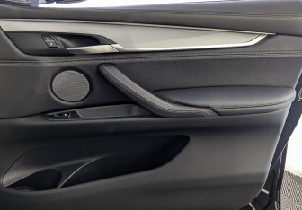 Подержанный автомобиль BMW X6 2018 года (25 фото)