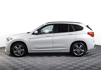 Подержанный автомобиль BMW X1 2019 года (8 фото)