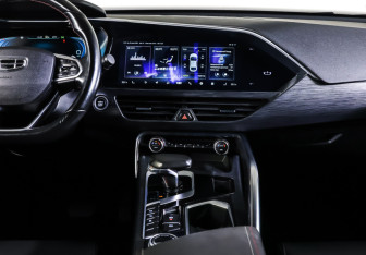 Подержанный автомобиль Geely Tugella 2022 года (14 фото)