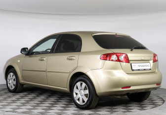 Подержанный автомобиль Chevrolet Lacetti Hatchback 2009 года (7 фото)