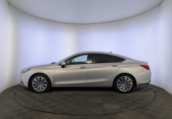 Подержанный автомобиль Hongqi H5 2022 года (8 фото)