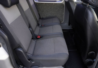 Подержанный автомобиль Volkswagen Caddy Compactvan 2011 года (10 фото)