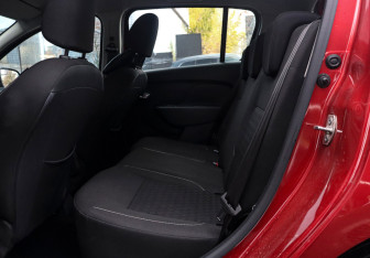 Подержанный автомобиль Renault Sandero 2018 года (10 фото)