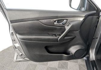 Подержанный автомобиль Nissan X-Trail 2021 года (20 фото)