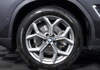 Подержанный автомобиль BMW X3 2022 года (22 фото)