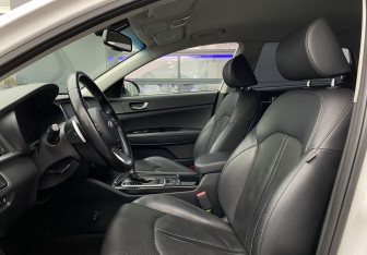 Подержанный автомобиль Kia Optima Sedan 2019 года (27 фото)