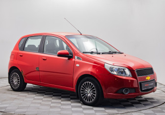 Подержанный автомобиль Chevrolet Aveo Sedan 2010 года (7 фото)