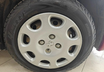 Подержанный автомобиль Peugeot 206 Hatchback 2008 года (13 фото)