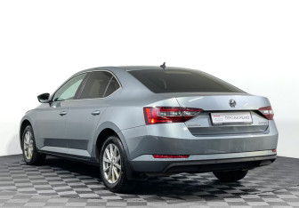 Подержанный автомобиль Skoda Superb Liftback 2018 года (7 фото)