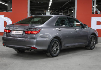 Подержанный автомобиль Toyota Camry Sedan 2014 года (5 фото)