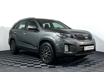Подержанный автомобиль Kia Sorento 2015 года (3 фото)