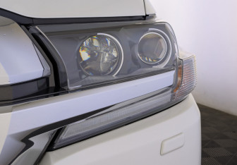 Подержанный автомобиль Toyota Land Cruiser Suv 2021 года (11 фото)
