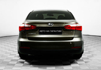 Подержанный автомобиль Kia Cerato Sedan 2014 года (6 фото)