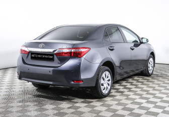 Подержанный автомобиль Toyota Corolla Sedan 2015 года (3 фото)