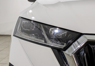 Подержанный автомобиль Skoda Octavia Liftback 2023 года (11 фото)