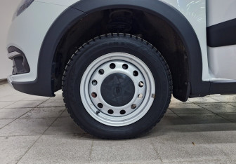 Подержанный автомобиль LADA (ВАЗ) Granta Wagon 2025 года (11 фото)