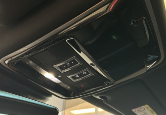 Подержанный автомобиль Land Rover Range Rover Velar 2018 года (25 фото)