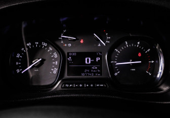 Подержанный автомобиль Citroen SpaceTourer 2020 года (10 фото)