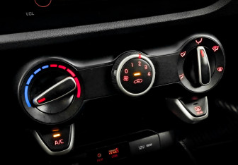 Подержанный автомобиль Kia Rio Hatchback 2019 года (25 фото)