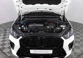Подержанный автомобиль BMW X2 2024 года (10 фото)
